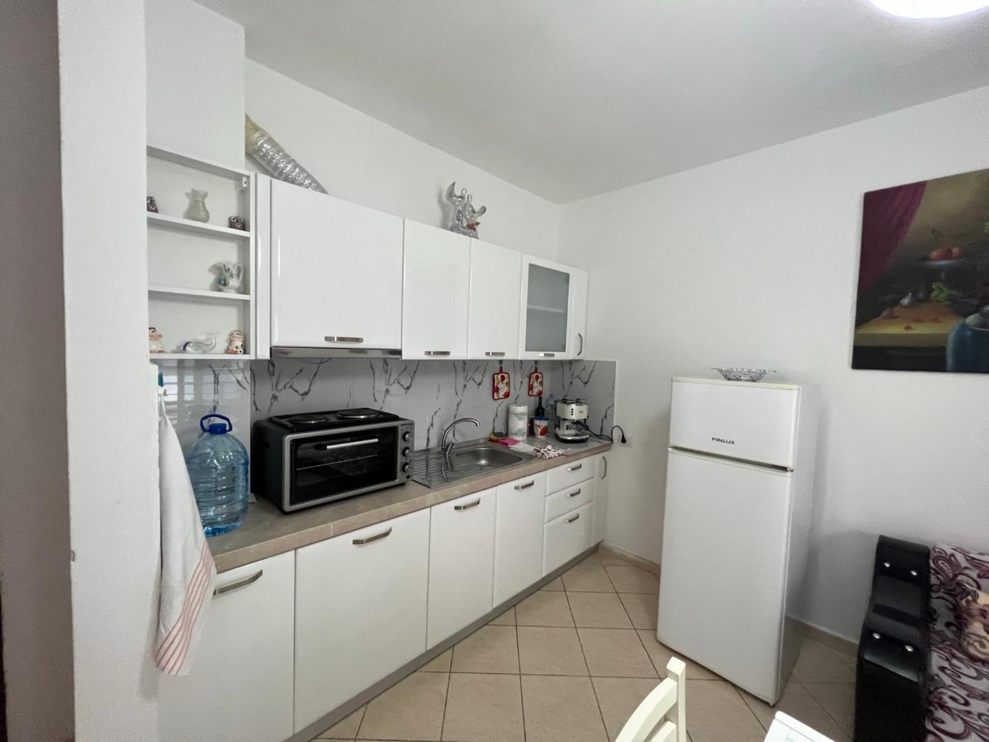 Vivi La Tua Vacanza Con L'Appartamento 1 Di Ervin! Enjoy Your Holiday With Ervin'S Apartment 1! Vlorë エクステリア 写真