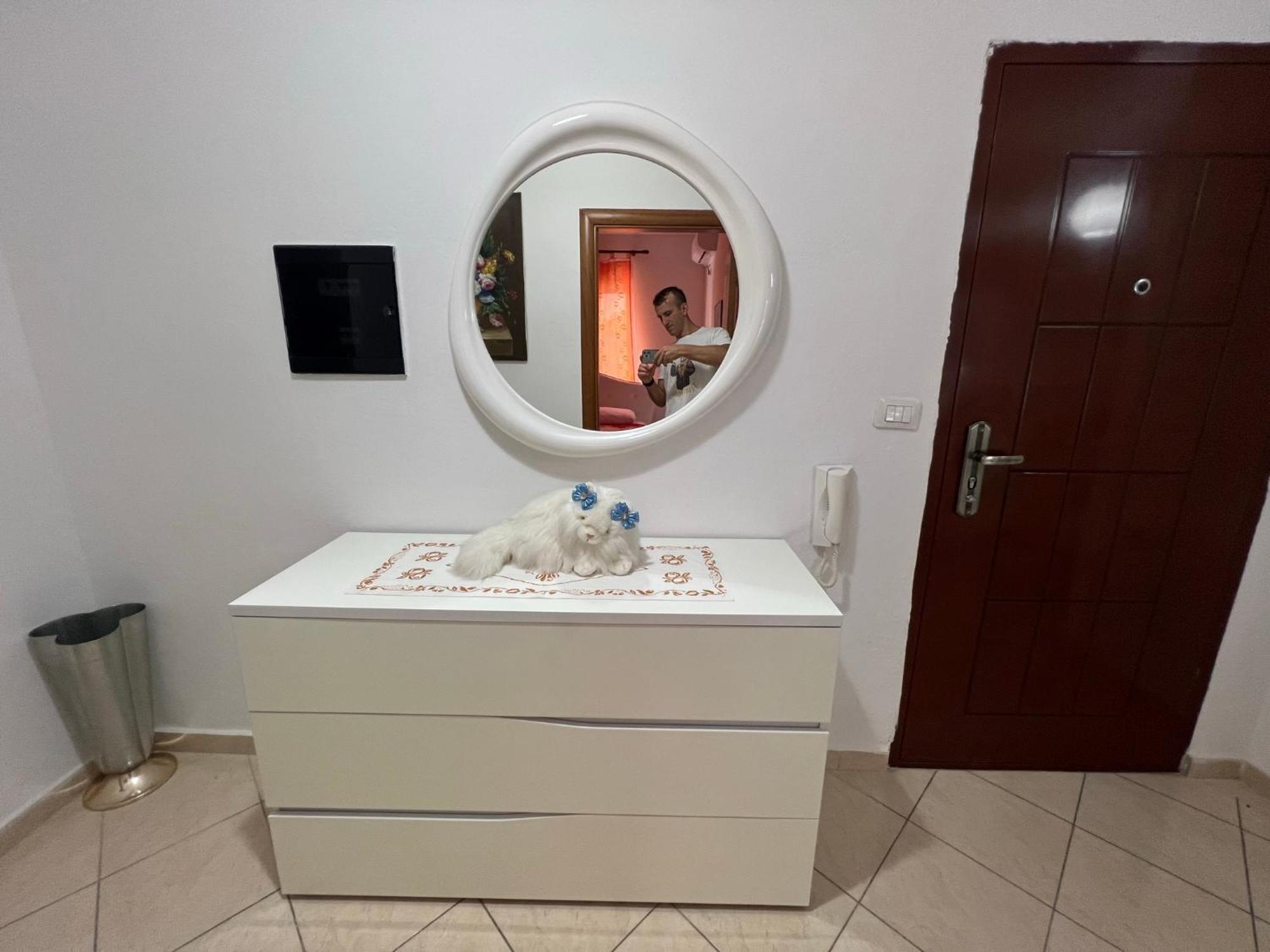 Vivi La Tua Vacanza Con L'Appartamento 1 Di Ervin! Enjoy Your Holiday With Ervin'S Apartment 1! Vlorë エクステリア 写真
