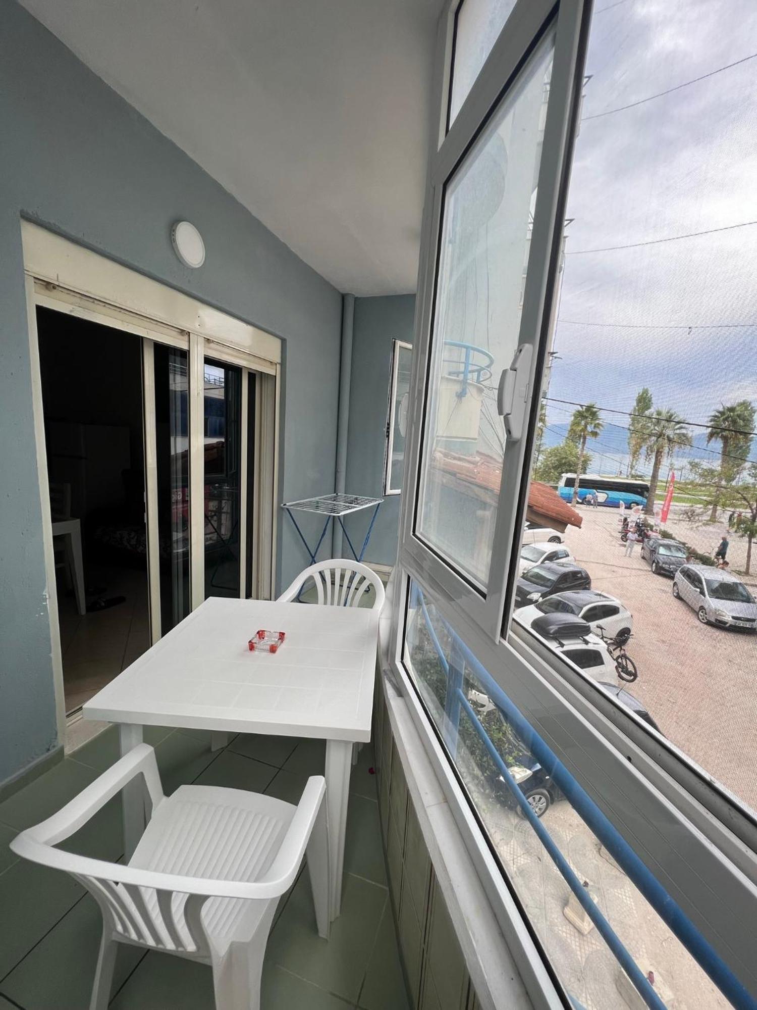 Vivi La Tua Vacanza Con L'Appartamento 1 Di Ervin! Enjoy Your Holiday With Ervin'S Apartment 1! Vlorë エクステリア 写真